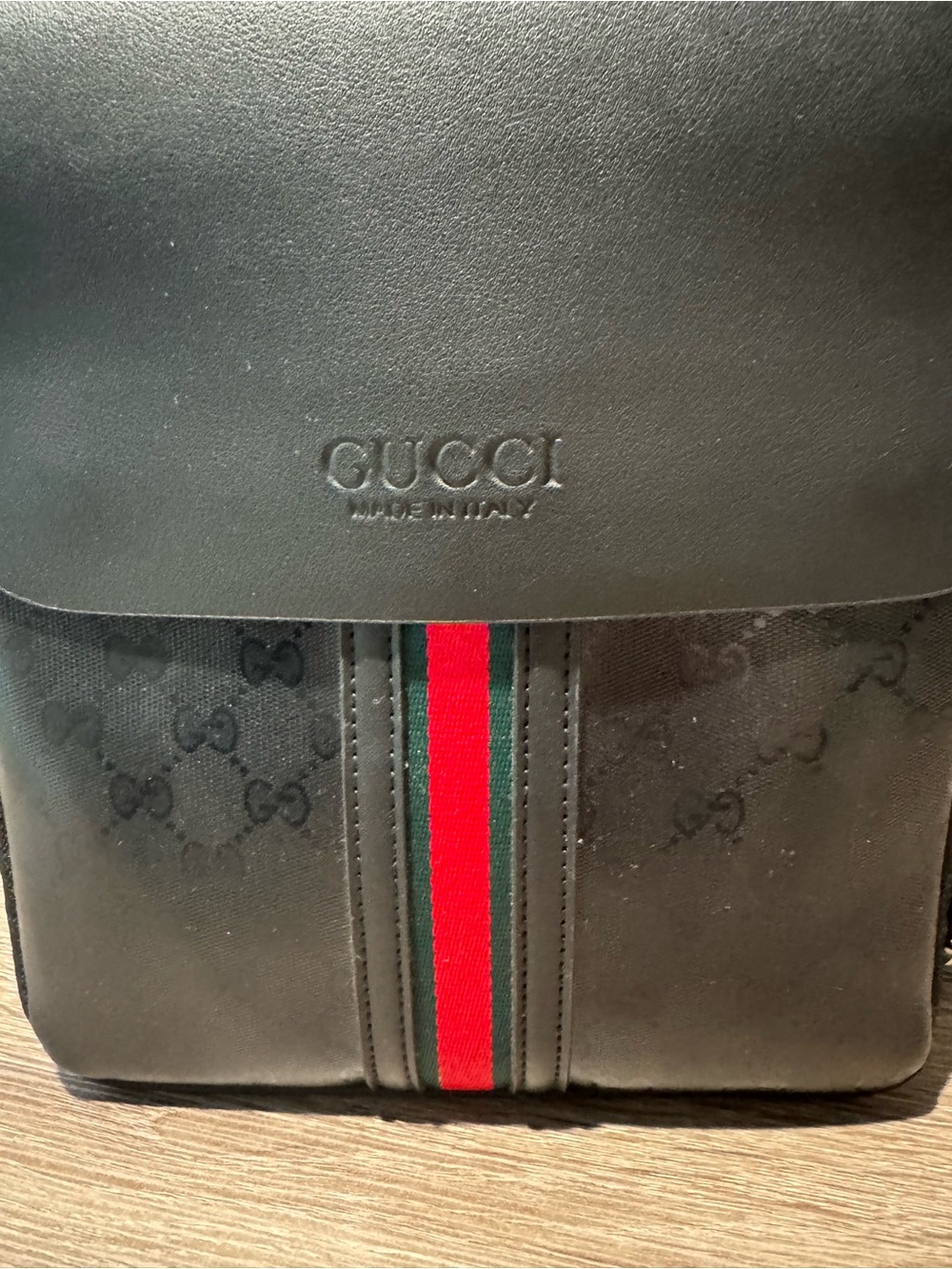 Gucci Black Leather Messenger Bag with Signature Red-Green Stripe - Picture 2 of 7